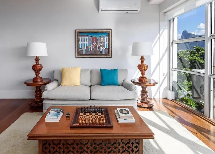 Apartmento de luxo na Urca com vistas incríveis - a 2 min da praia!