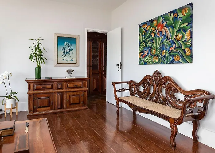 Apartmento de luxo na Urca com vistas incríveis - a 2 min da praia!